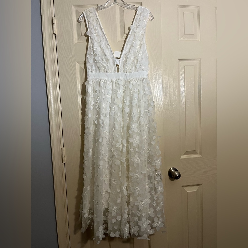 Anthropologie BHLDN Stevie V-Neck Floral Appliqué A-Line Midi Dress in Ivory - Picture 5 of 7